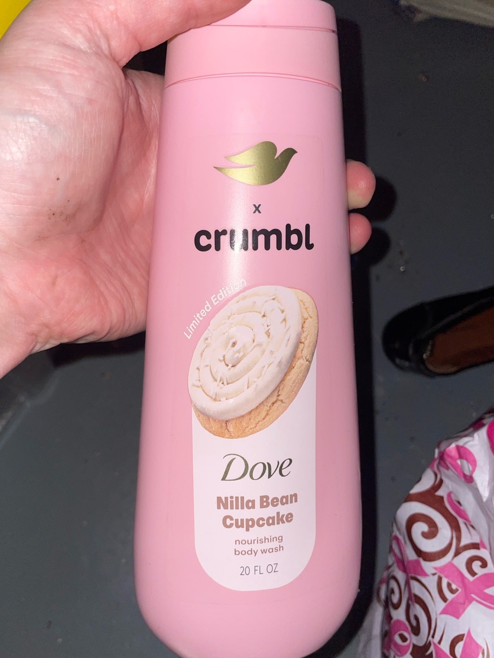 New Dove x Crumbl Cookie Nilla Bean Cupcake Nourishing Body Wash - Pink